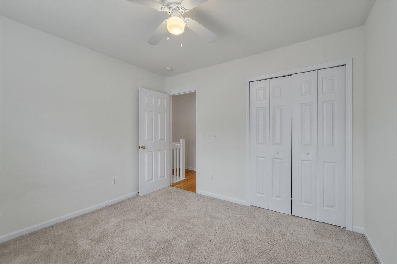 5208 Fernland Way Photo 33