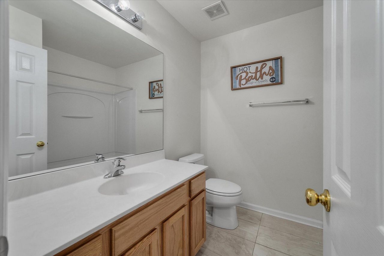 5208 Fernland Way Photo 34