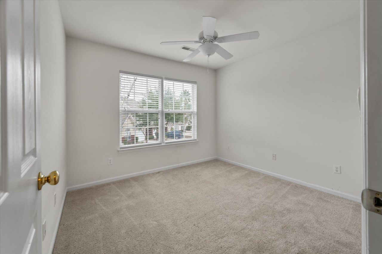 5208 Fernland Way Photo 35