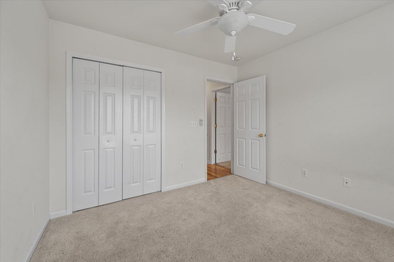 5208 Fernland Way Photo 36