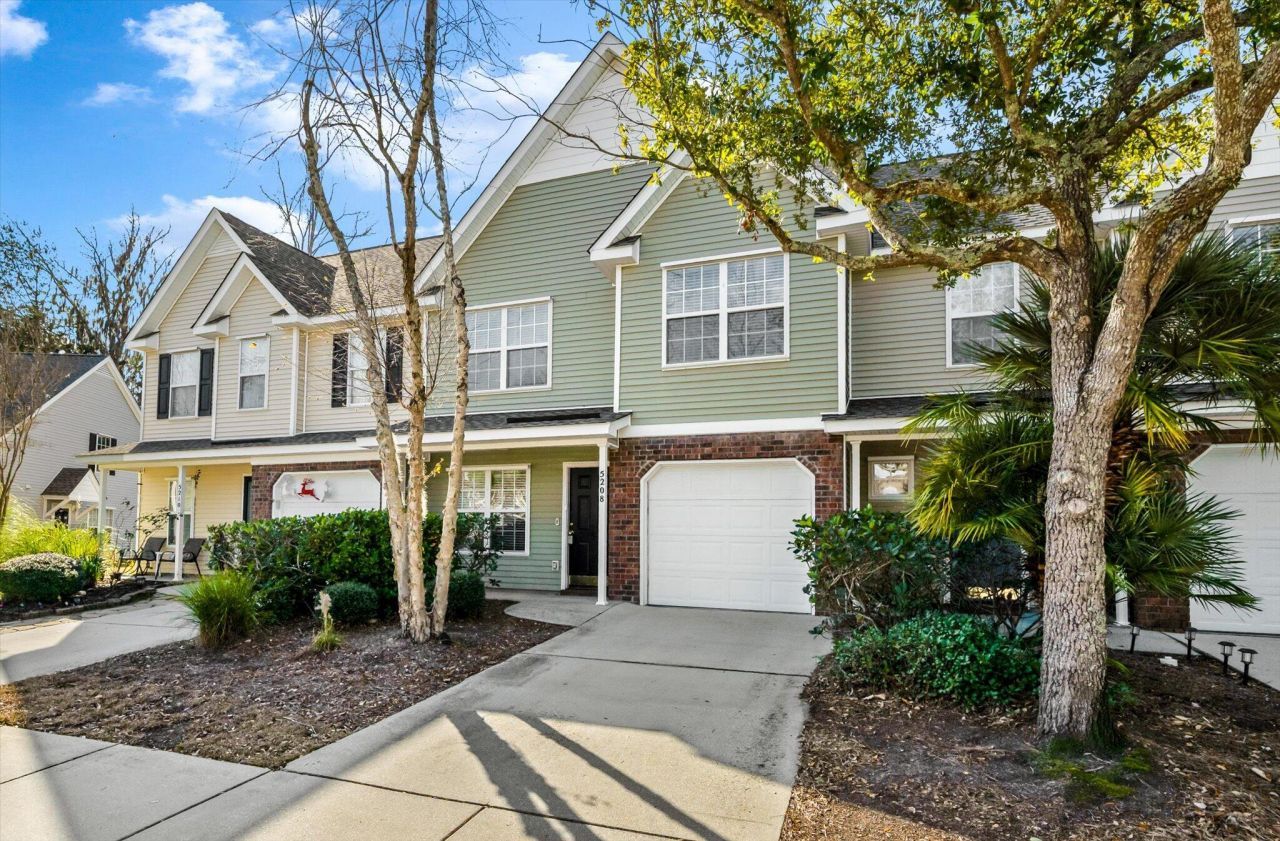 5208 Fernland Way Photo 4