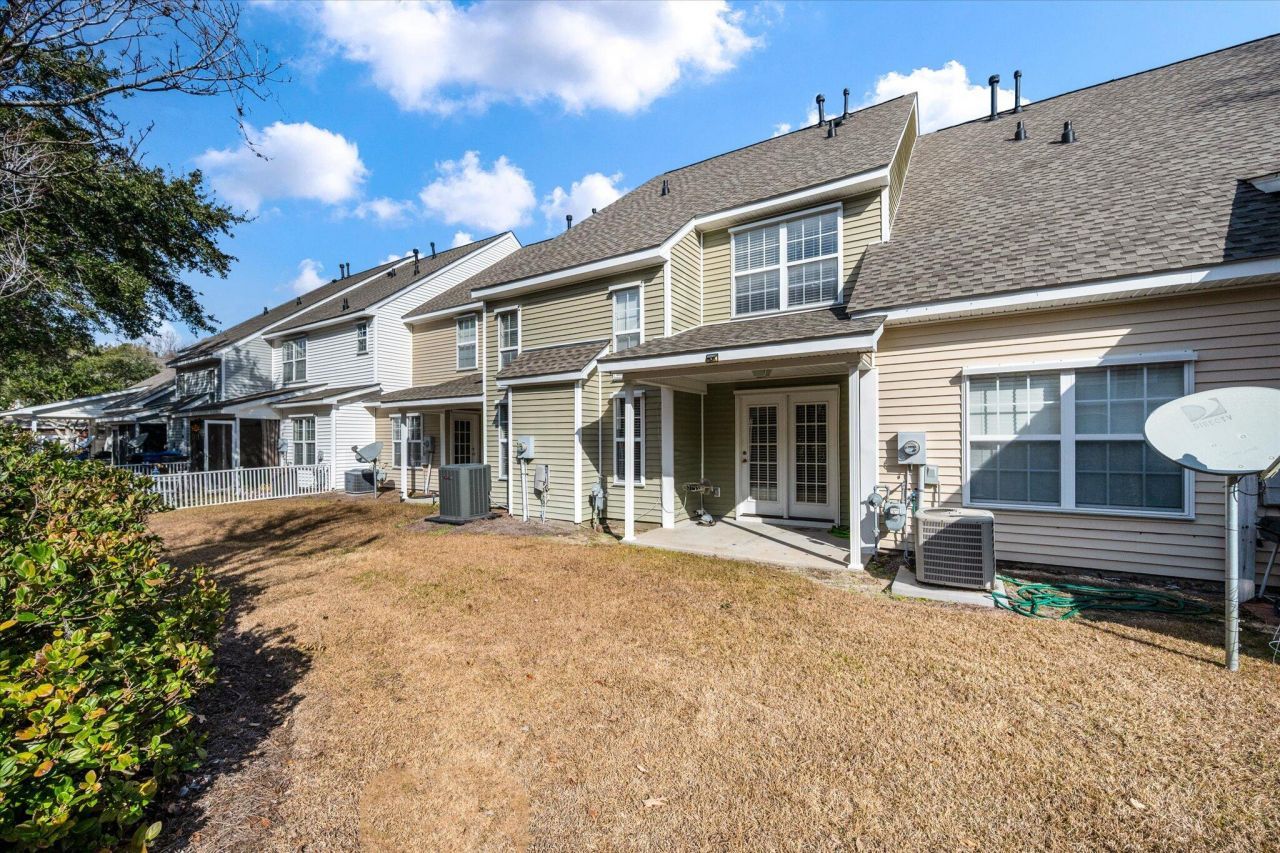 5208 Fernland Way Photo 7