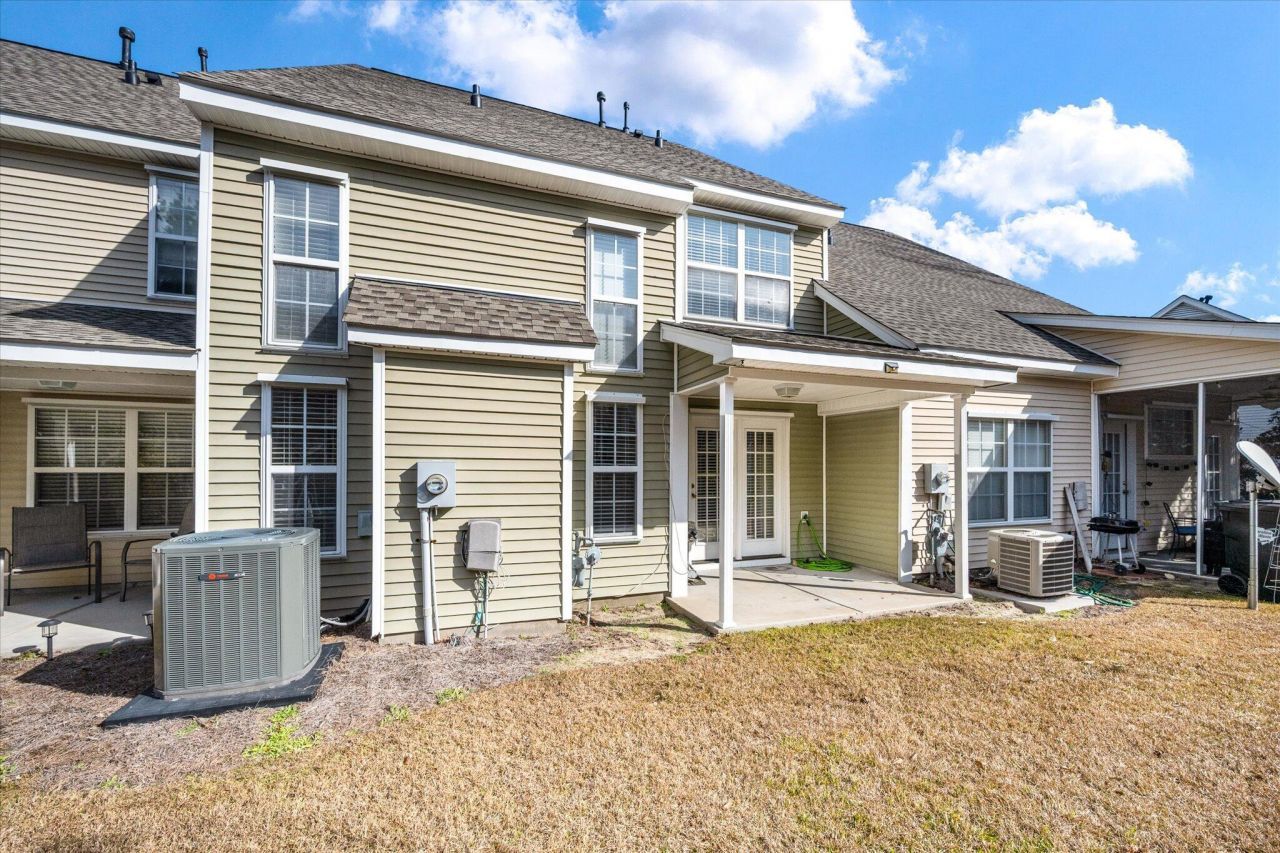 5208 Fernland Way Photo 9