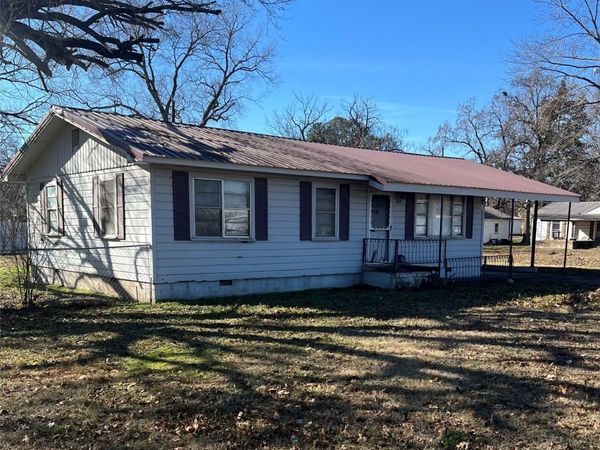 208 SE Railroad, Gore, OK 74435