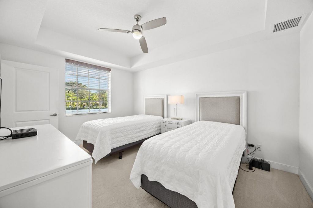 925 Bay Colony Drive S, Unit 925, Juno Beach, FL 33408 Photo