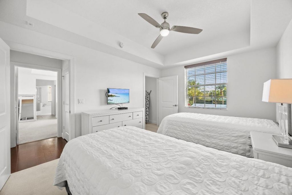 925 Bay Colony Drive S, Unit 925, Juno Beach, FL 33408 Photo