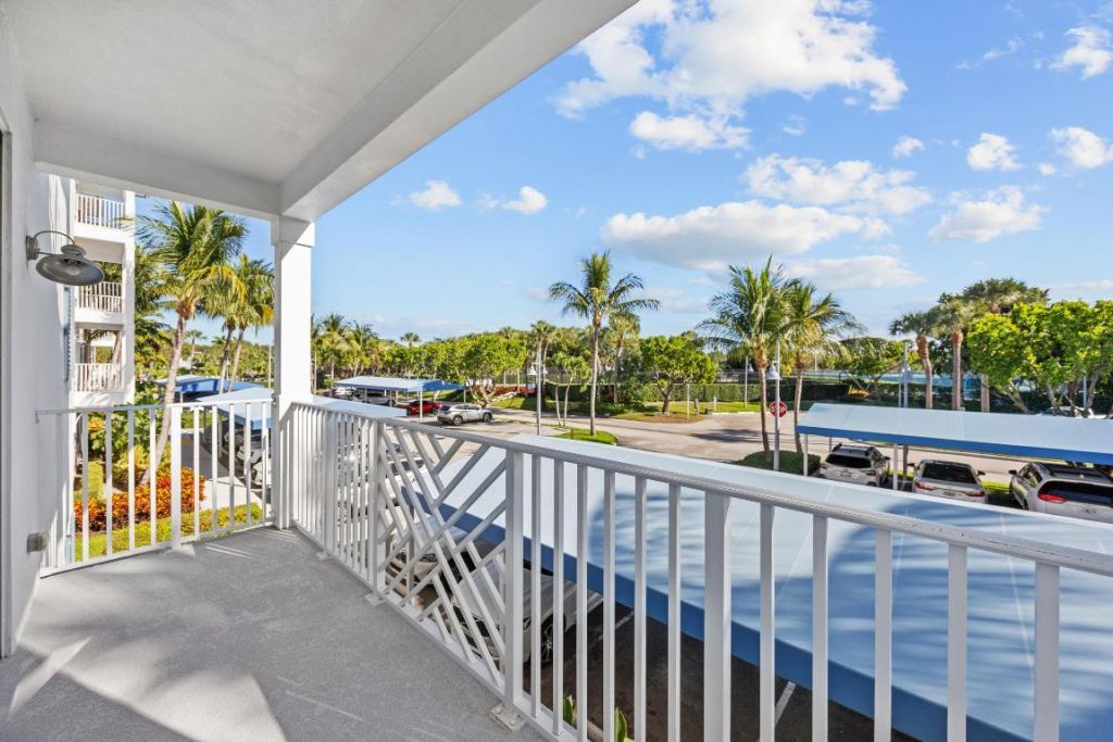 925 Bay Colony Drive S, Unit 925, Juno Beach, FL 33408 Photo