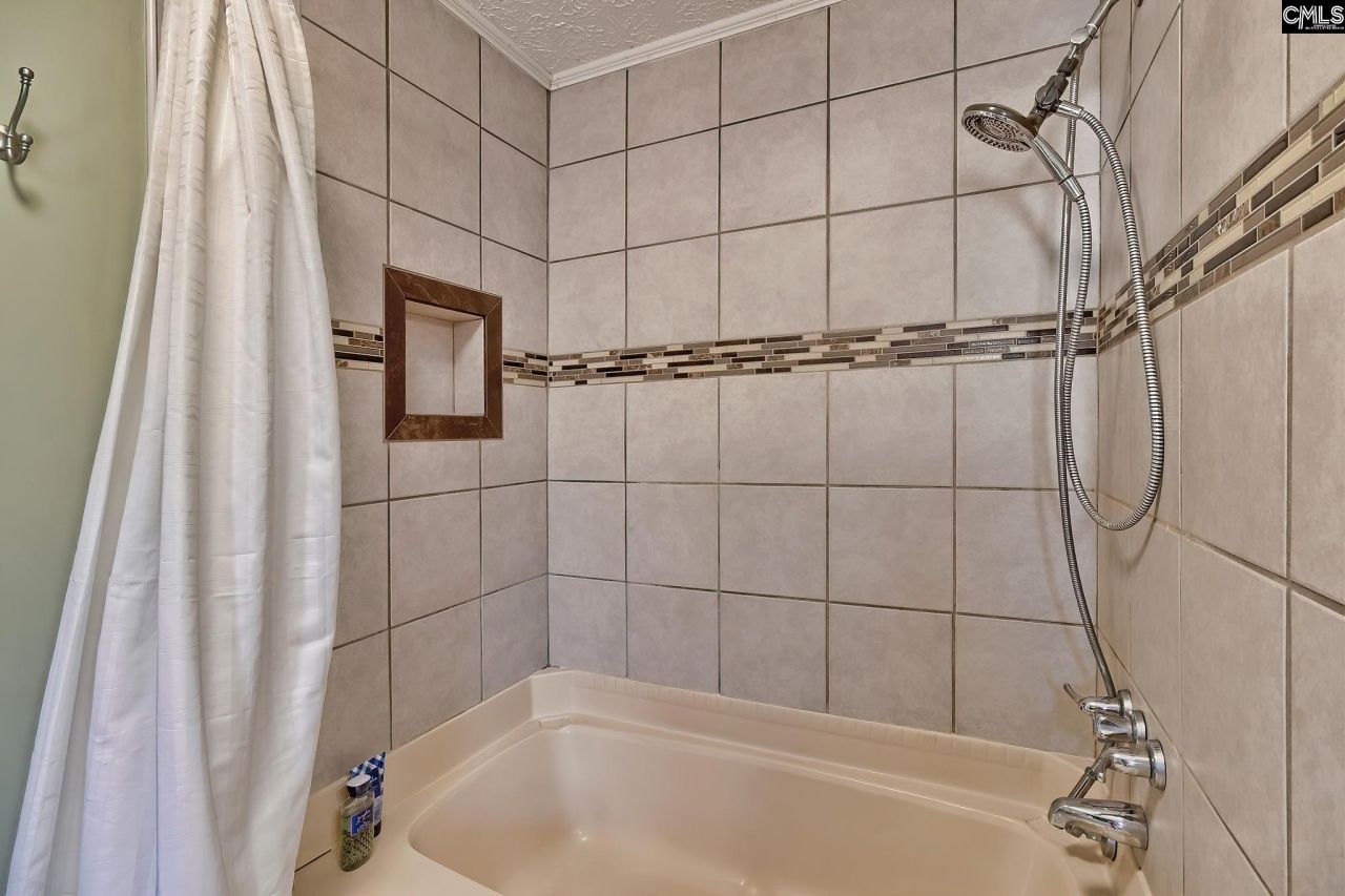 1944 White Road  Photo 12