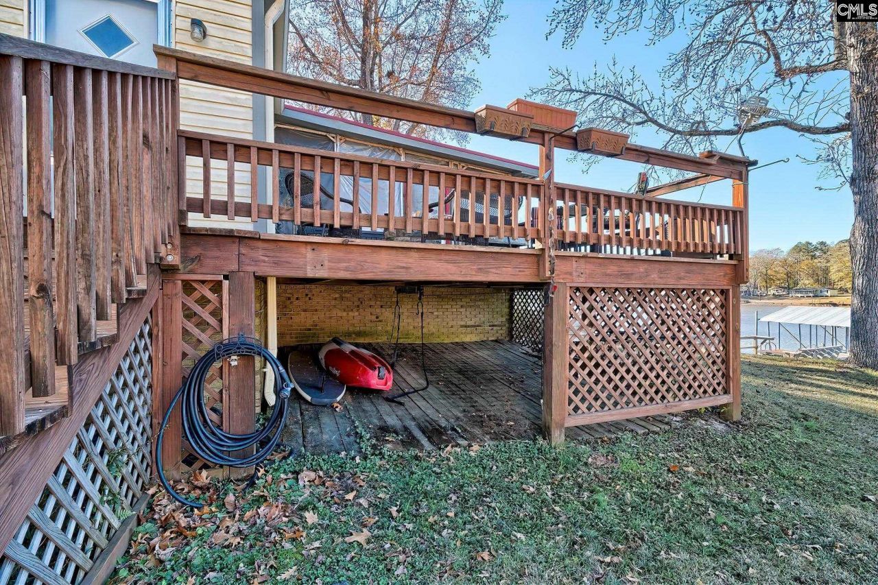 1944 White Road  Photo 21