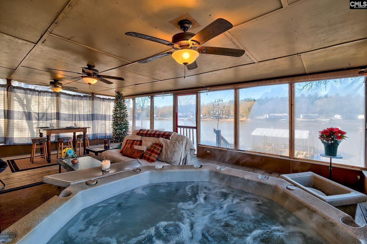 1944 White Road  Photo 9