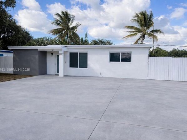 6305 Hayes St, Hollywood, FL 33024