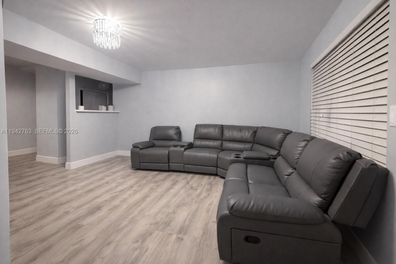 6305 Hayes St, Hollywood, FL 33024 Photo