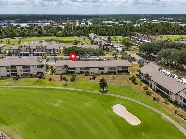 5825 Trailwinds DR, Unit 425, FORT MYERS, FL 33907