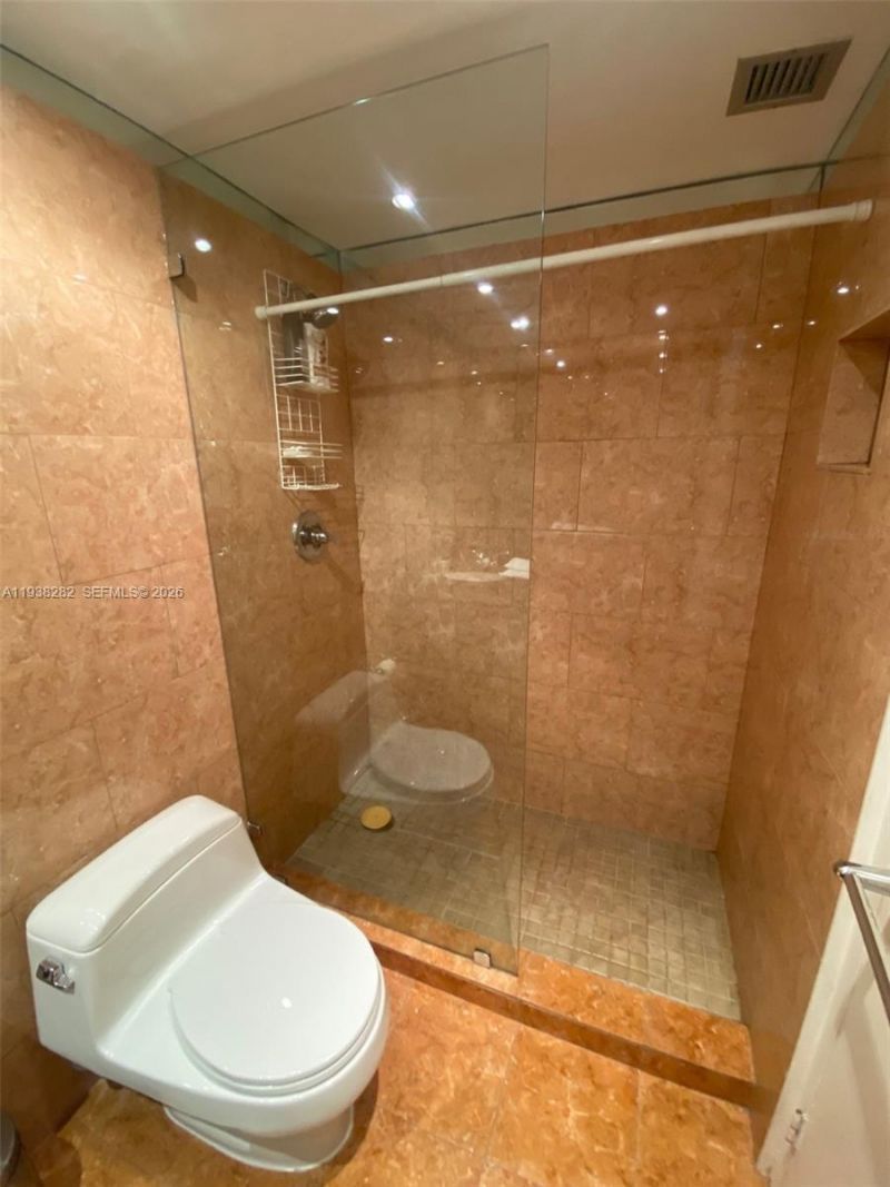 210 172nd St , Unit 226, Sunny Isles Beach, FL 33160 Photo