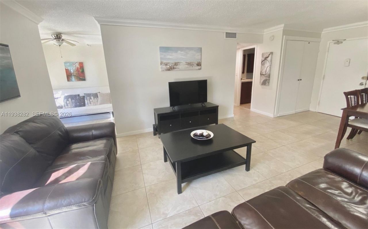 210 172nd St , Unit 226, Sunny Isles Beach, FL 33160 Photo