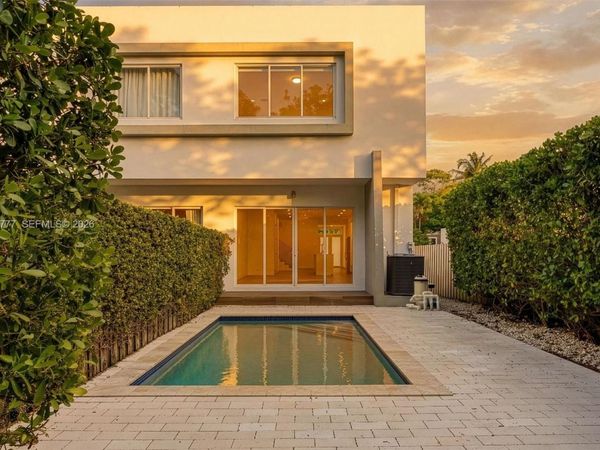 2852 SW 32nd Ct , Unit 2852, Miami, FL 33133