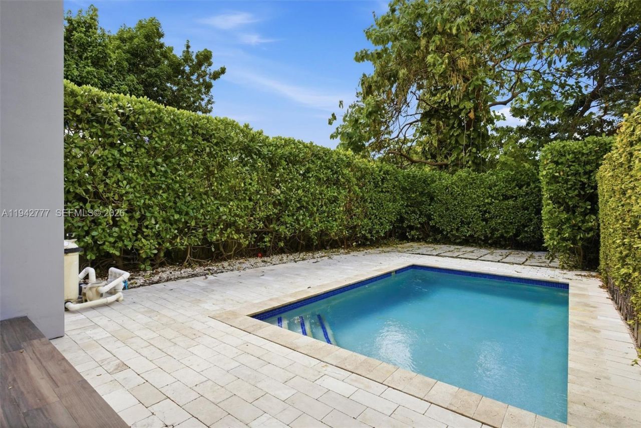 2852 SW 32nd Ct , Unit 2852, Miami, FL 33133 Photo