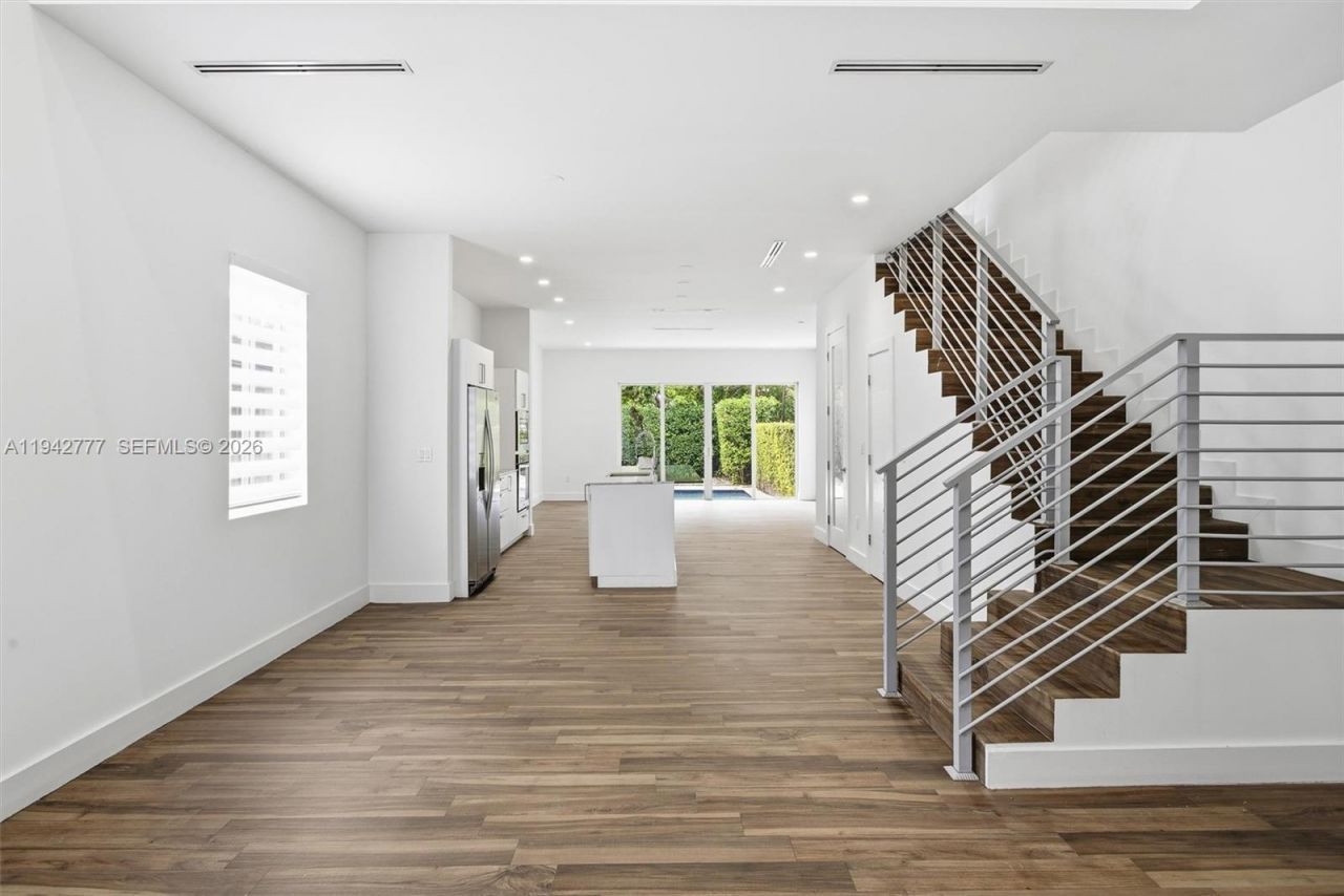 2852 SW 32nd Ct , Unit 2852, Miami, FL 33133 Photo