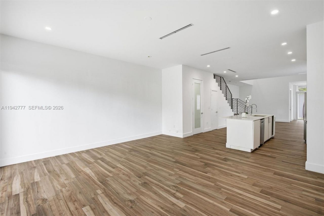 2852 SW 32nd Ct , Unit 2852, Miami, FL 33133 Photo