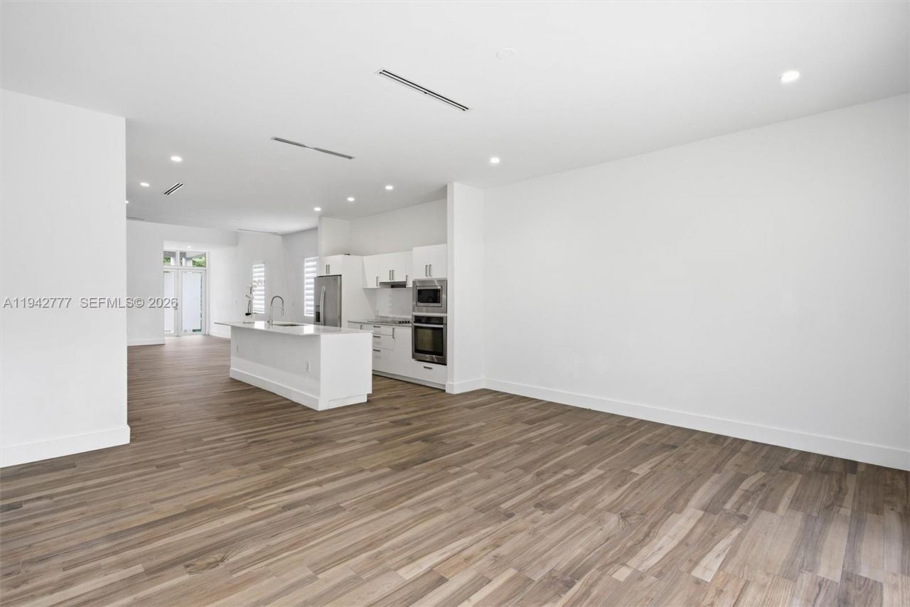 2852 SW 32nd Ct , Unit 2852, Miami, FL 33133 Photo