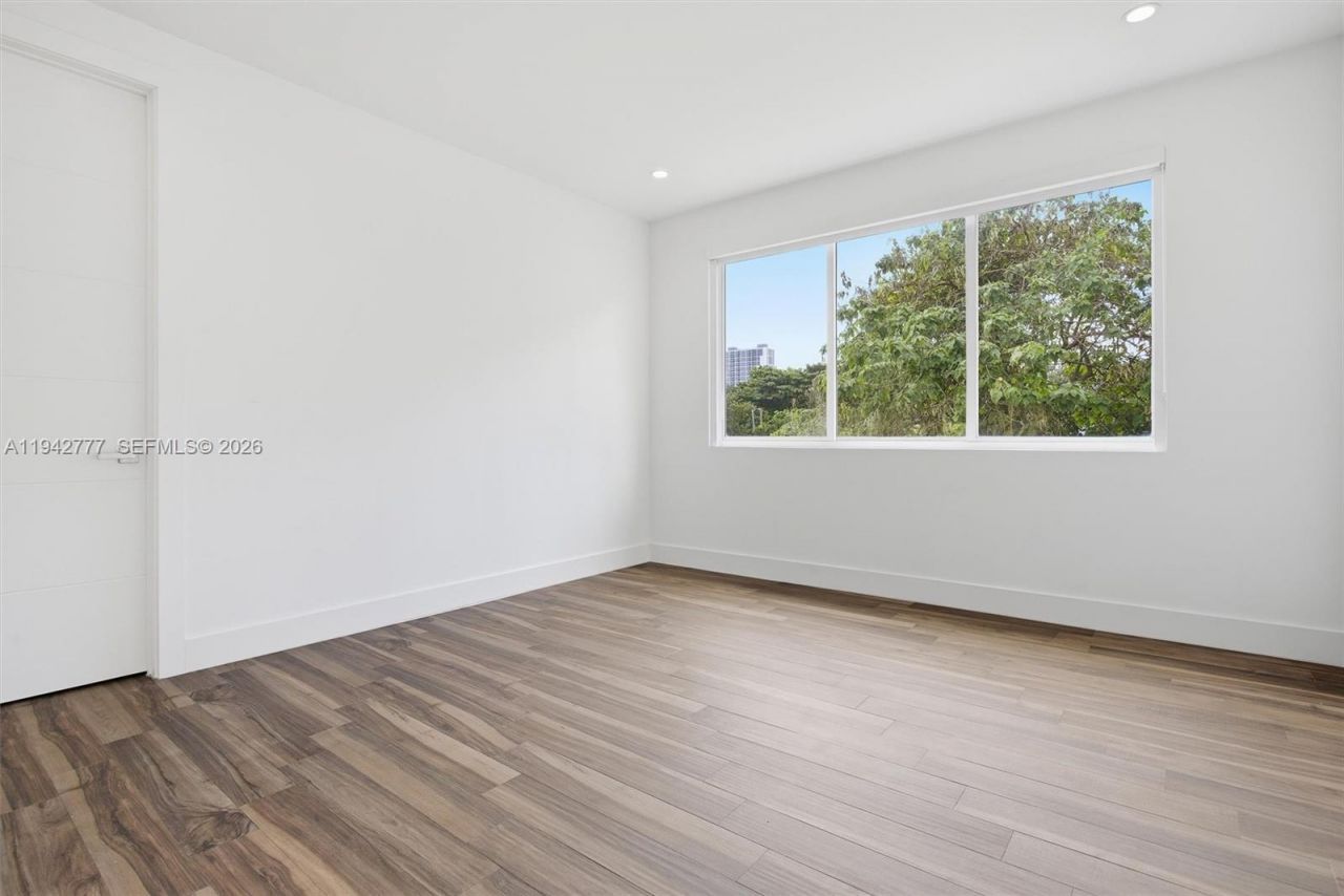 2852 SW 32nd Ct , Unit 2852, Miami, FL 33133 Photo