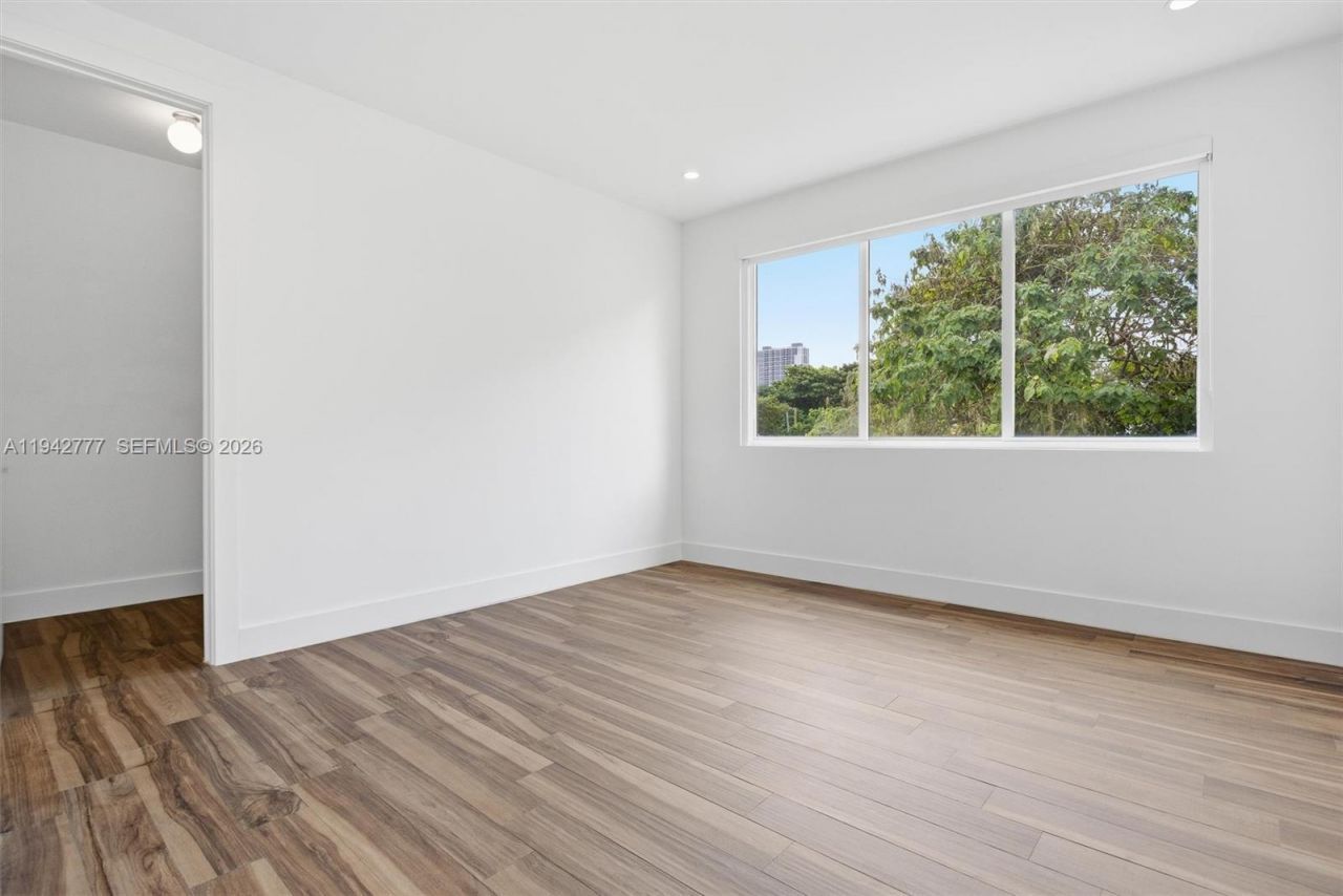 2852 SW 32nd Ct , Unit 2852, Miami, FL 33133 Photo