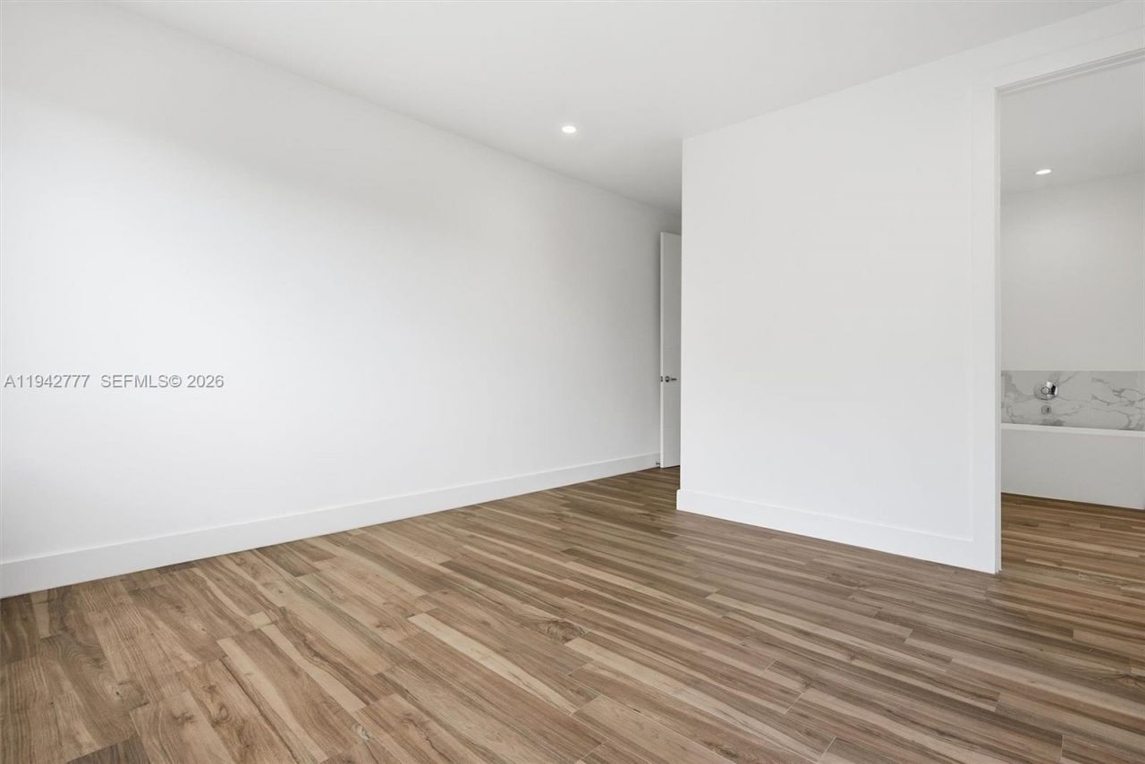 2852 SW 32nd Ct , Unit 2852, Miami, FL 33133 Photo