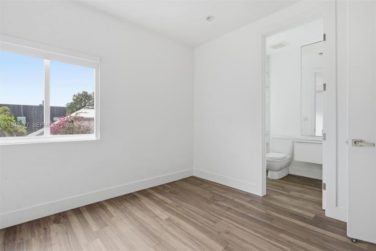 2852 SW 32nd Ct , Unit 2852, Miami, FL 33133 Photo