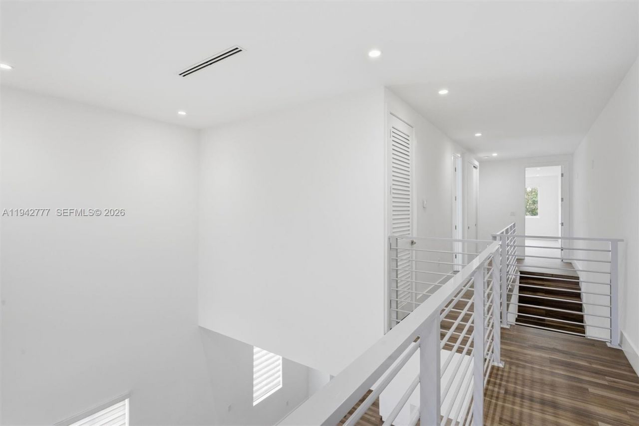 2852 SW 32nd Ct , Unit 2852, Miami, FL 33133 Photo