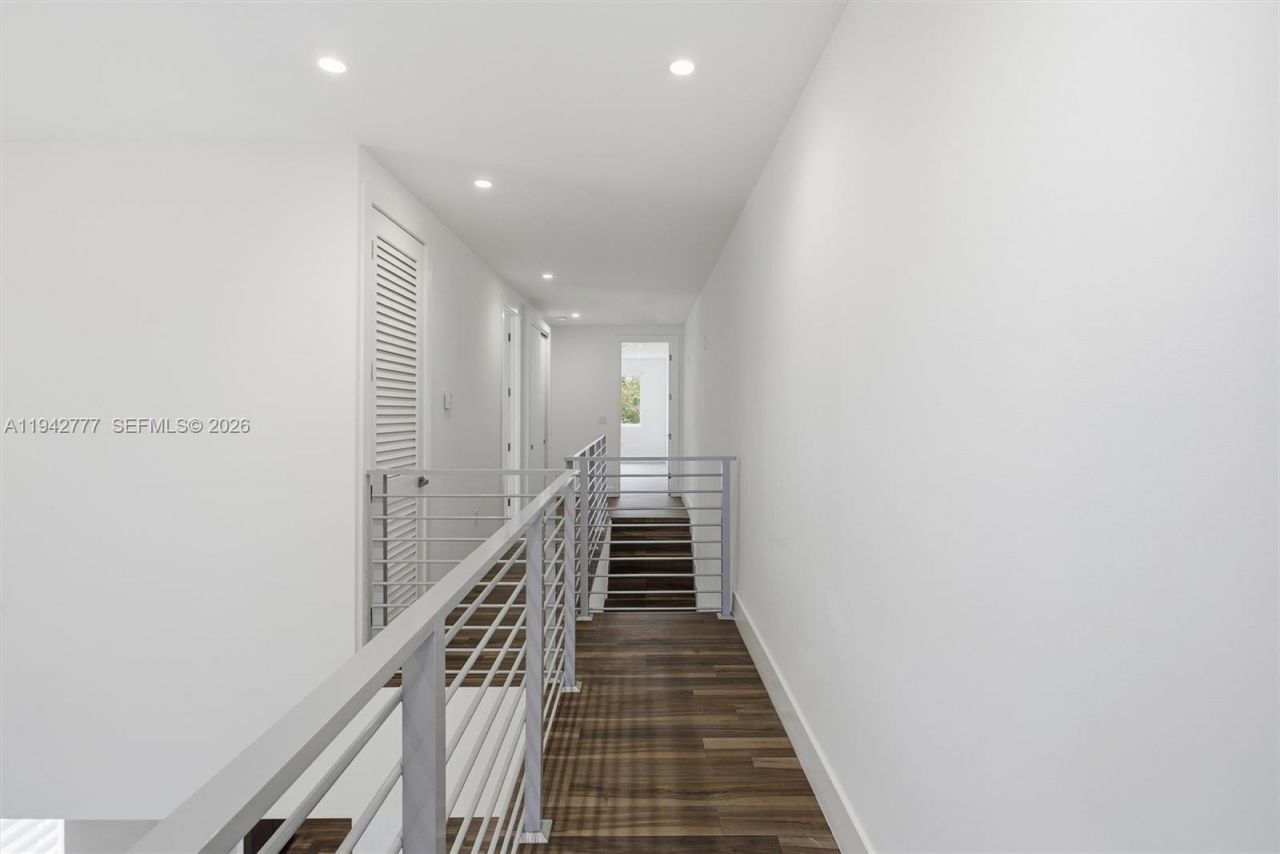 2852 SW 32nd Ct , Unit 2852, Miami, FL 33133 Photo