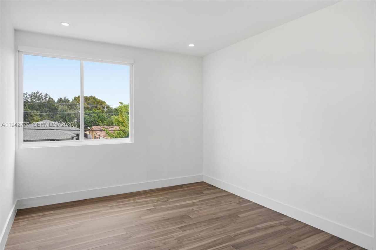 2852 SW 32nd Ct , Unit 2852, Miami, FL 33133 Photo