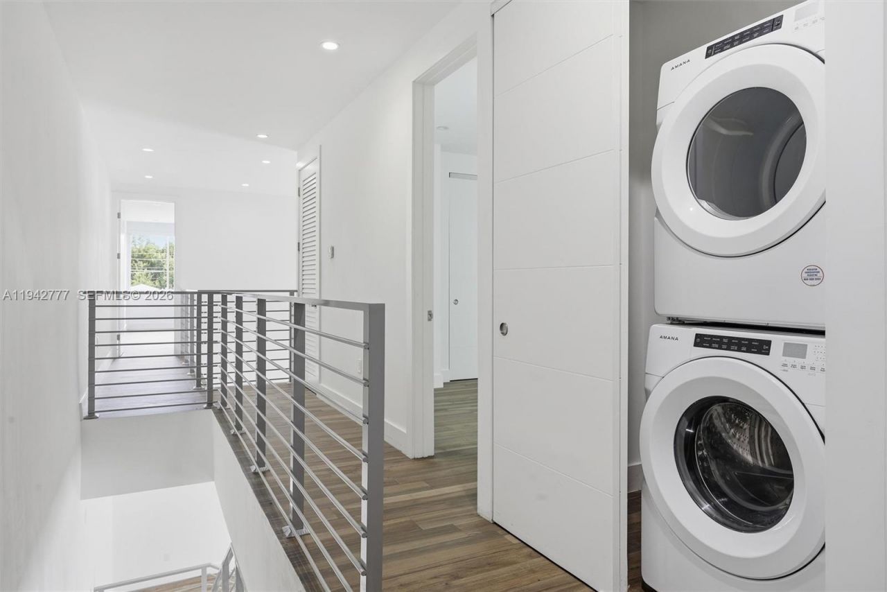 2852 SW 32nd Ct , Unit 2852, Miami, FL 33133 Photo