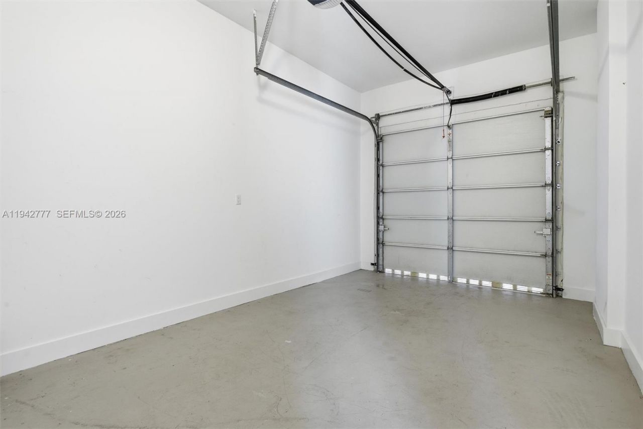 2852 SW 32nd Ct , Unit 2852, Miami, FL 33133 Photo