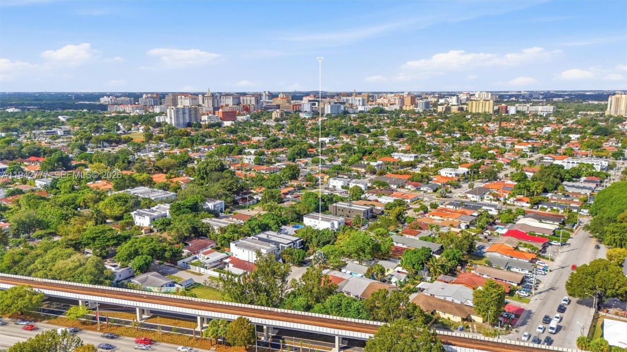 2852 SW 32nd Ct , Unit 2852, Miami, FL 33133 Photo