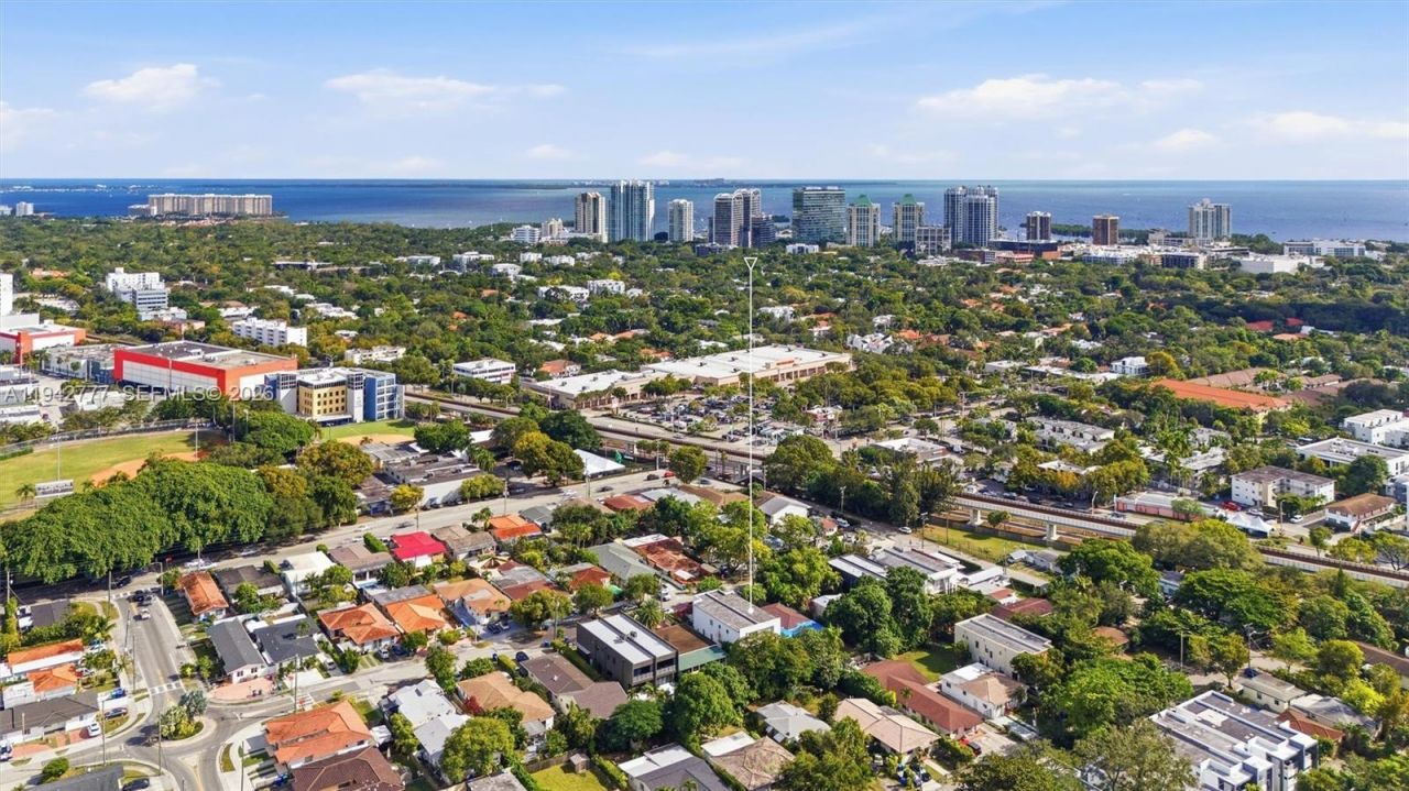 2852 SW 32nd Ct , Unit 2852, Miami, FL 33133 Photo