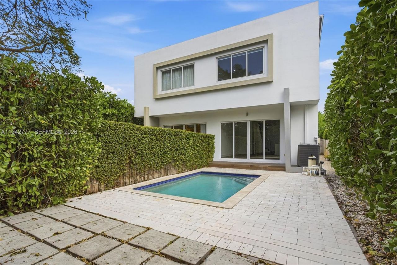 2852 SW 32nd Ct , Unit 2852, Miami, FL 33133 Photo