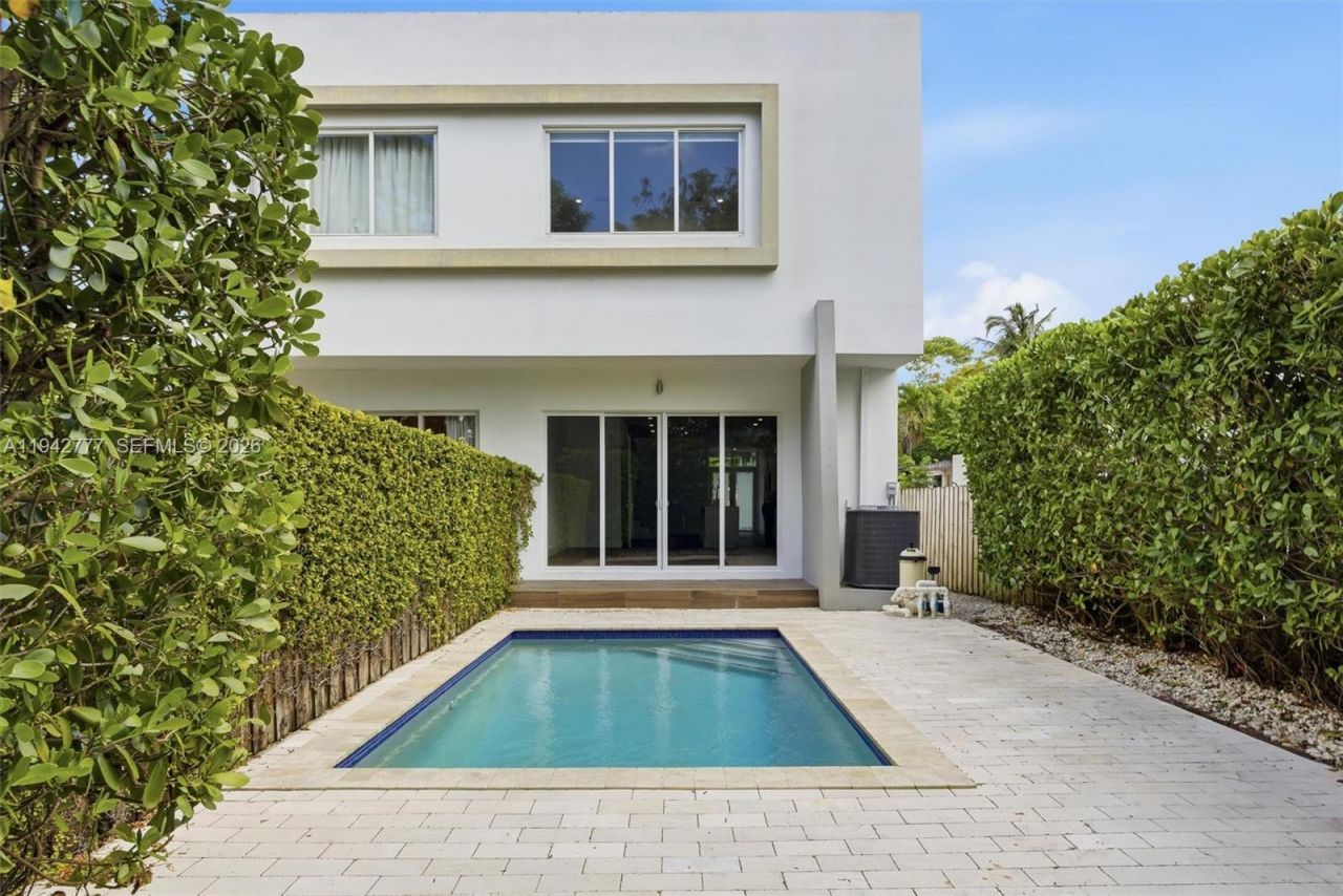 2852 SW 32nd Ct , Unit 2852, Miami, FL 33133 Photo