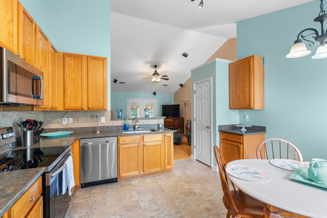 202 Moon Shadow Lane Photo 10