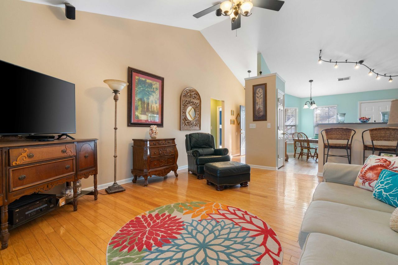 202 Moon Shadow Lane Photo 13