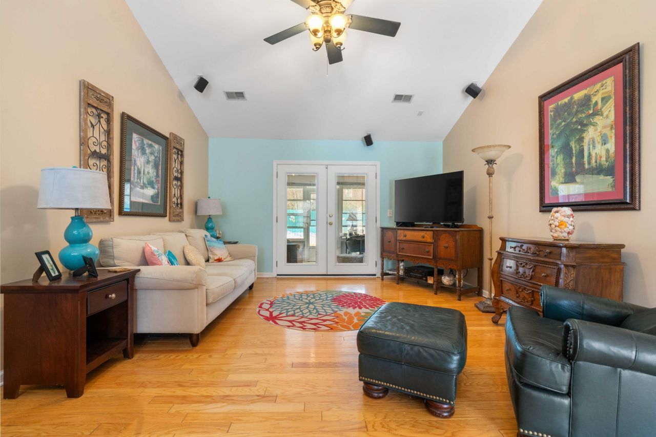 202 Moon Shadow Lane Photo 3