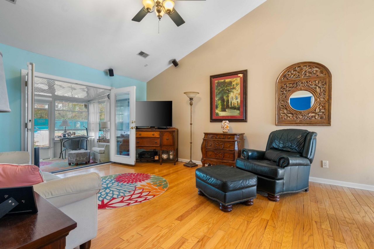 202 Moon Shadow Lane Photo 5