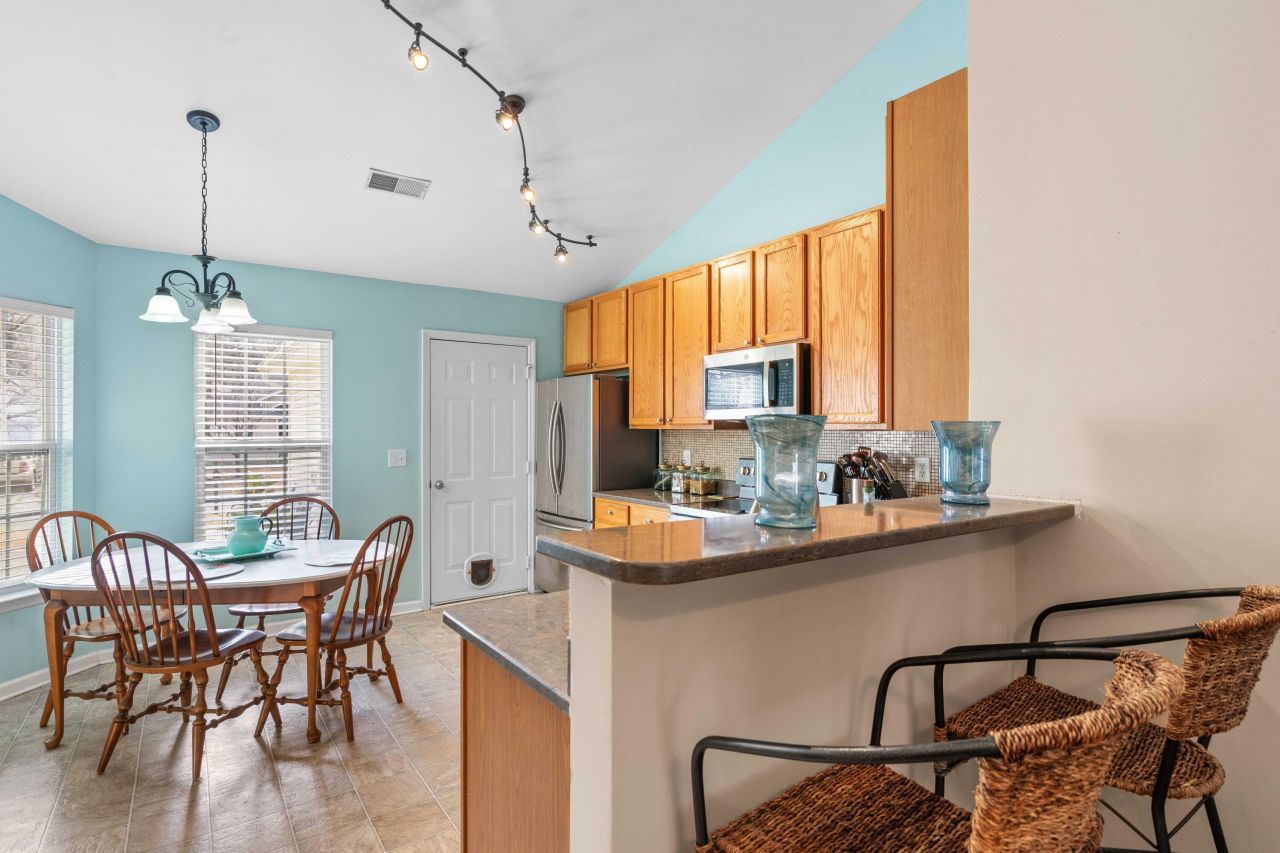 202 Moon Shadow Lane Photo 8