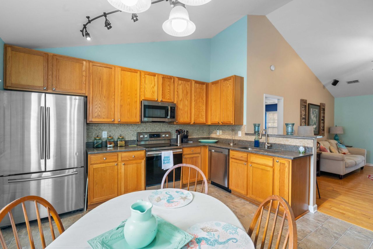 202 Moon Shadow Lane Photo 9