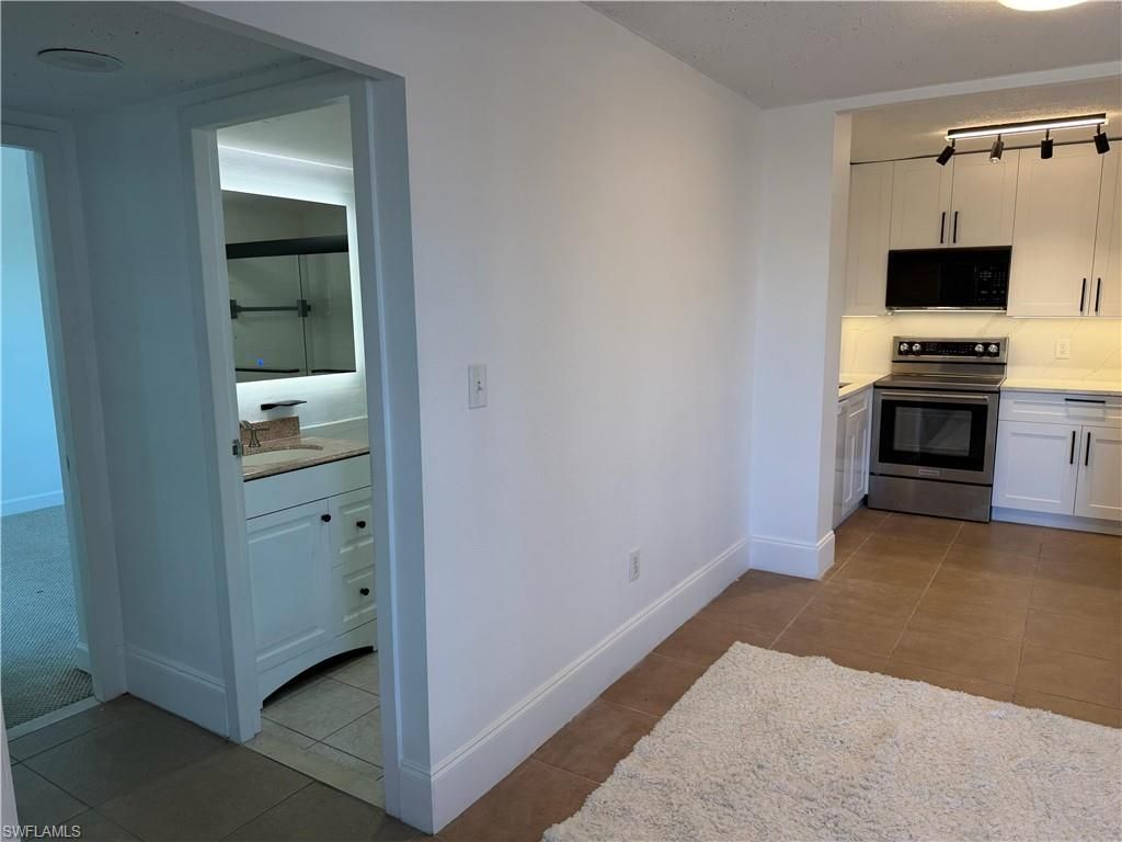 2350 W 1st St, Unit 303, Fort Myers, FL 33901 Photo