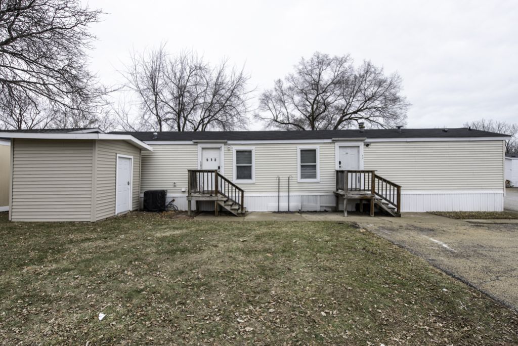 38569 N Sheridan Road, Beach Park, IL 60087 Main Photo