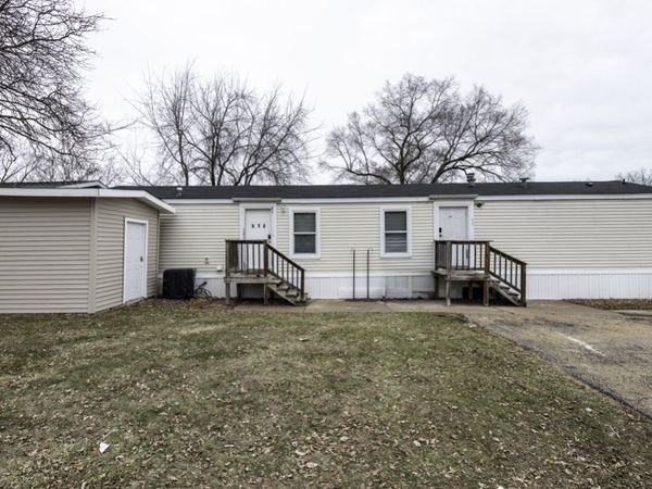 38569 N Sheridan Road, Beach Park, IL 60087