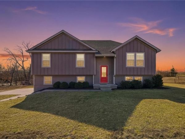 33715 State Highway U Highway, Rayville, MO 64084