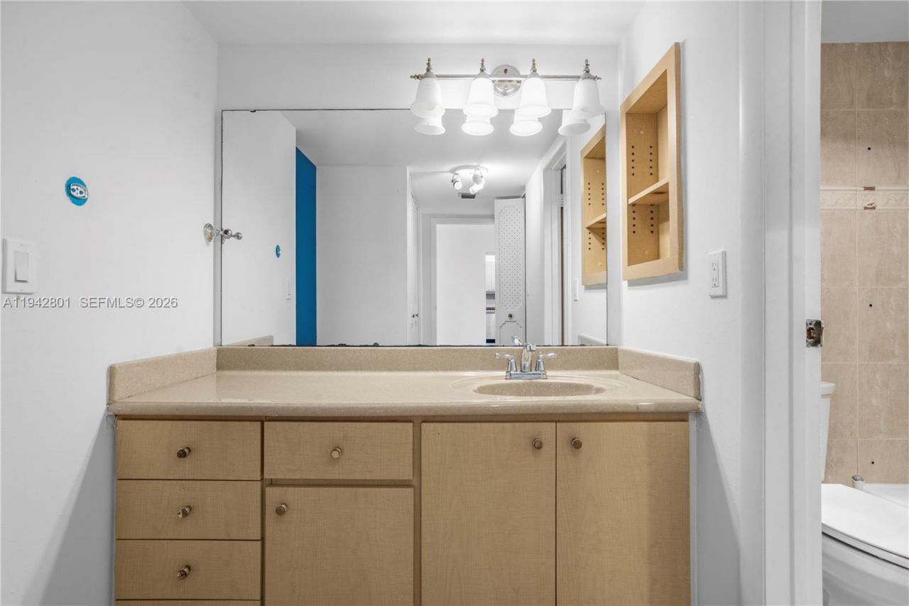 20500 W Country Club Dr , Unit 607, Aventura, FL 33180 Photo