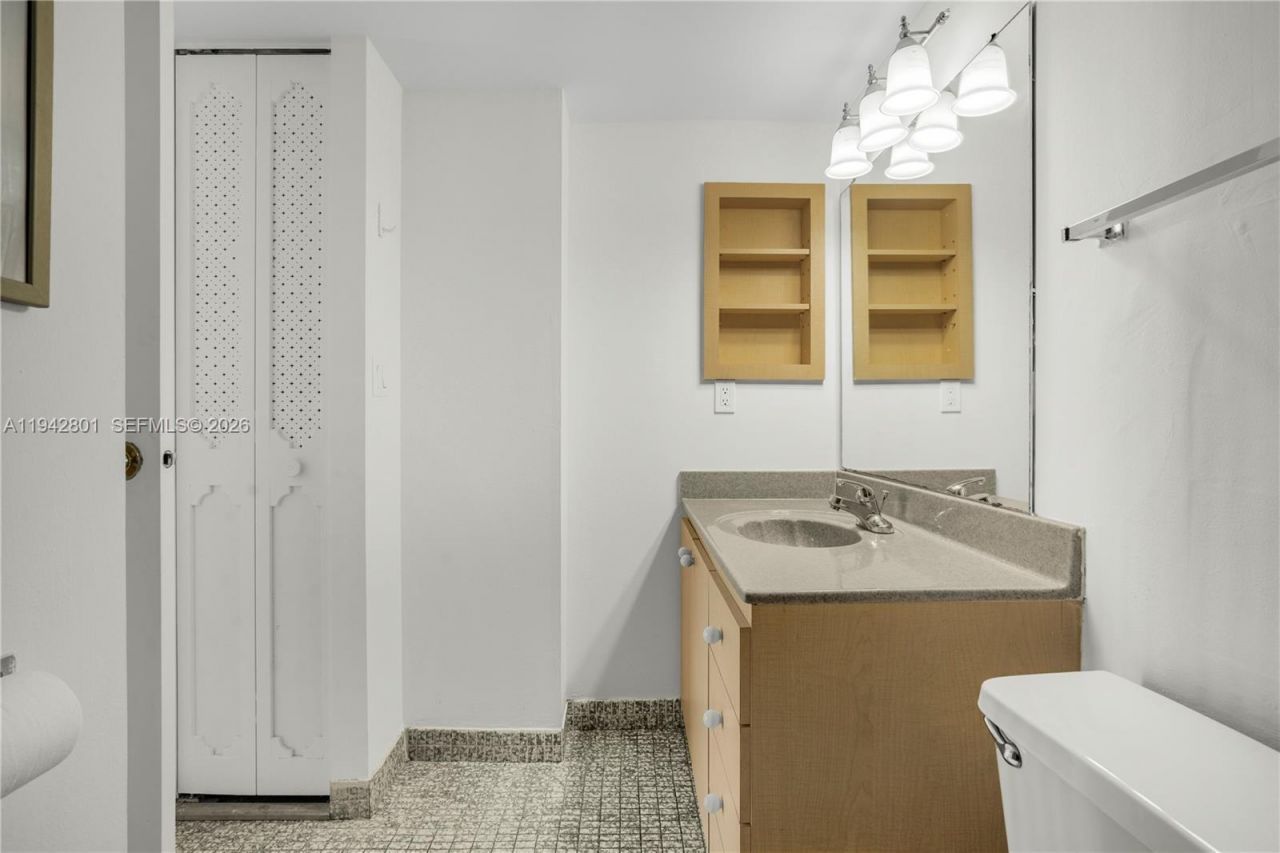 20500 W Country Club Dr , Unit 607, Aventura, FL 33180 Photo