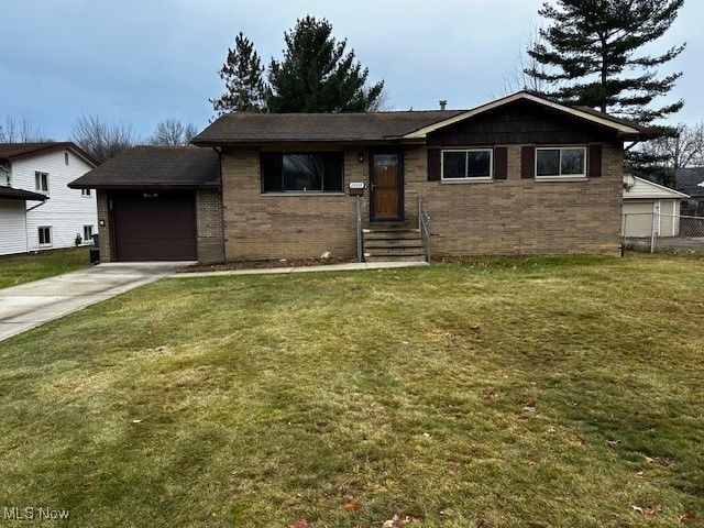 23939 Fairlawn Drive, North Olmsted, OH 44070 Main Photo